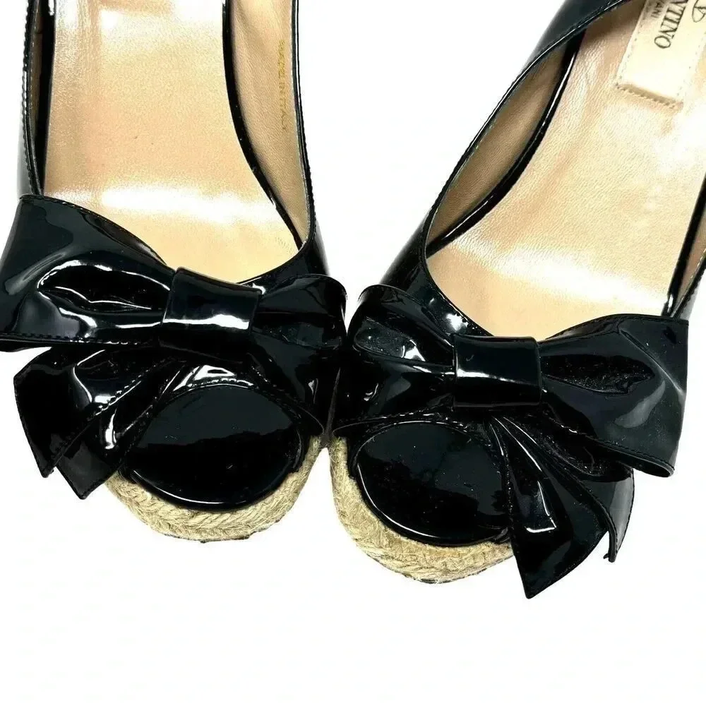 Valentino Garavani size 7 37 Espadrille Wedge Black patent leather sandal w/box